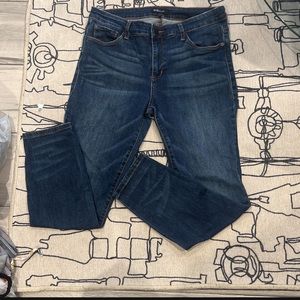 Cute denim jeans and comfy (: